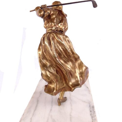 a-gori-lady-golfer