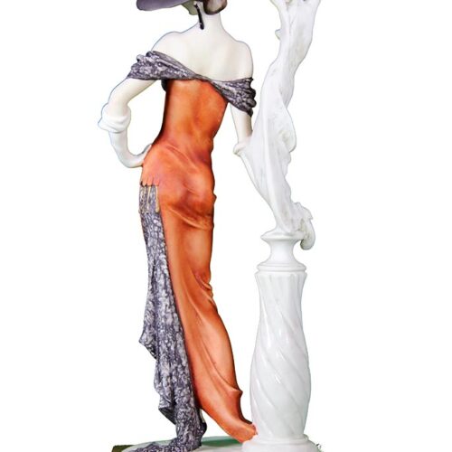 Lady With Sculpture in porcelain by Giuseppe Armani