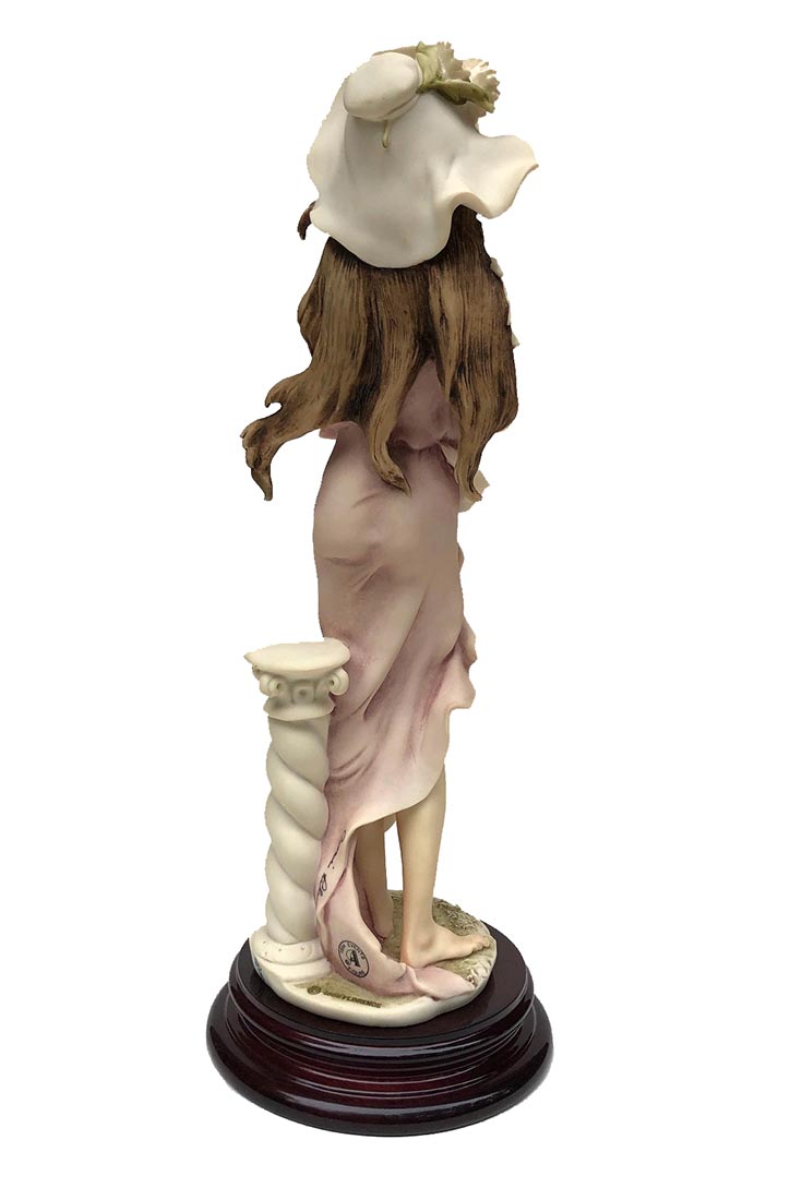 Giuseppe Armani porcelain figurine Lady With Flowers