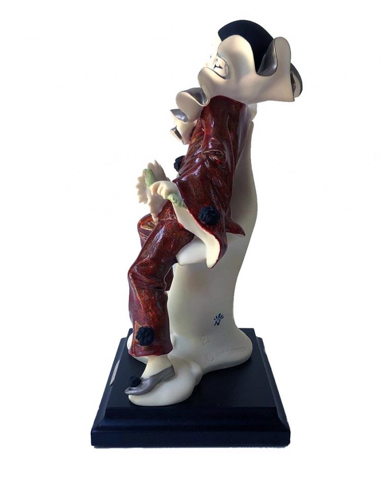 Giuseppe Armani porcelain sculpture Ruffles Little Pierrot With Daisies