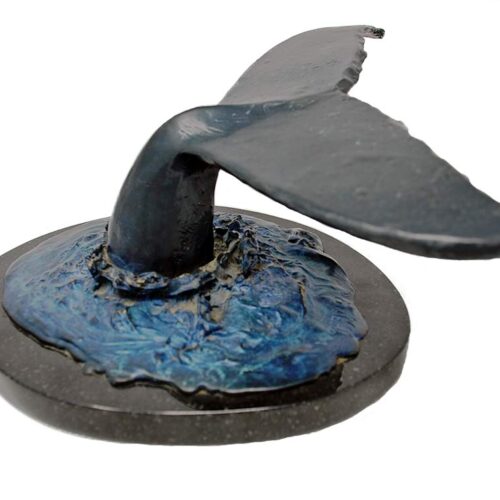 Robert Wyland marine artist – bronze whale sculpture Whale Sighting