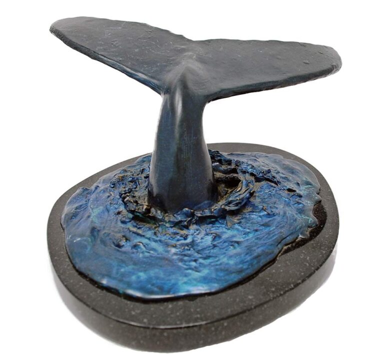 Robert Wyland marine artist – bronze whale sculpture Whale Sighting