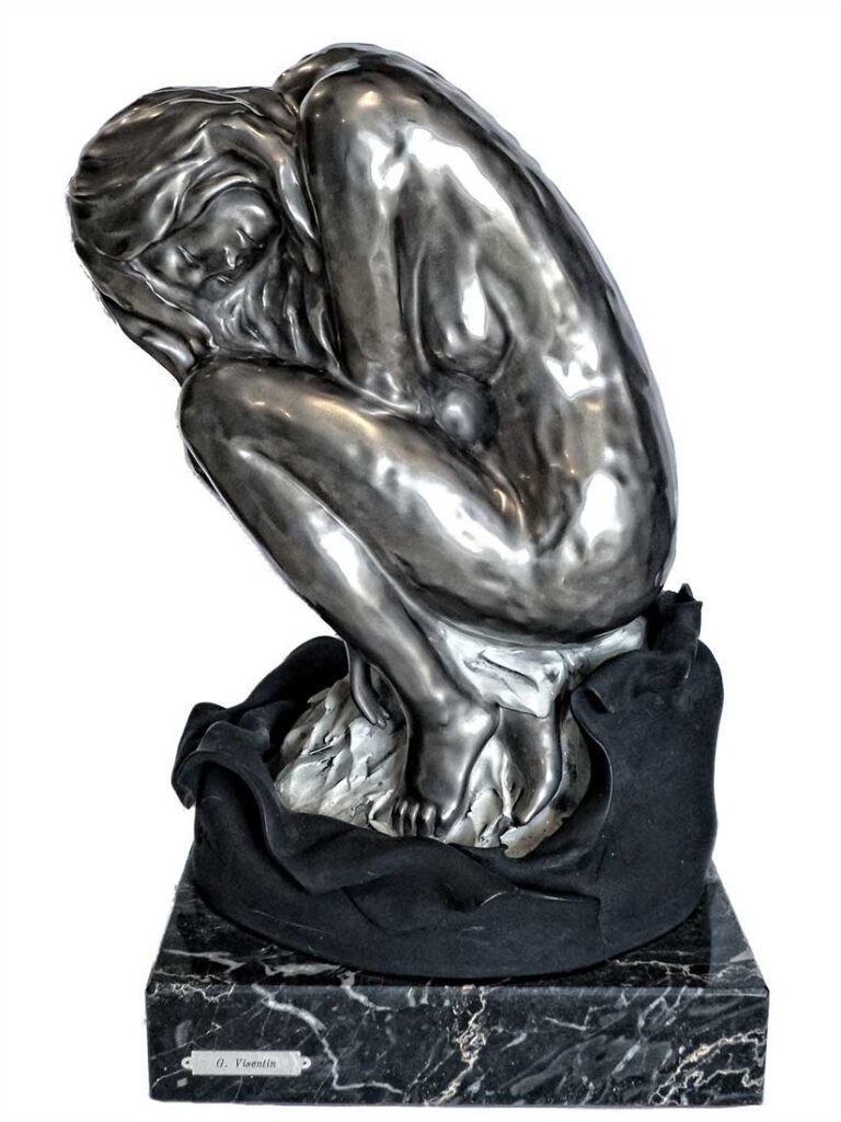 Gianni Visentin noted Italian artist – Nudo Raccolto a porcelain and platinum 950 oxide sculpture