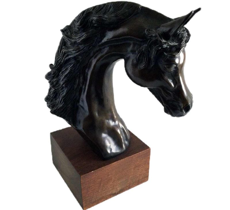 Pride, a very nicely done Arabian Horse bust by noted Arabian equine sculptor-artist Robert Larum